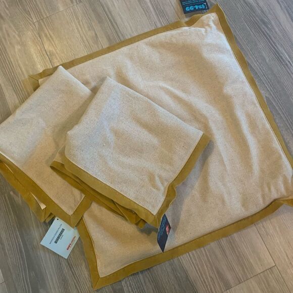 NWT set of 3 pillow covers 20 by 20 - Picture 1 of 4